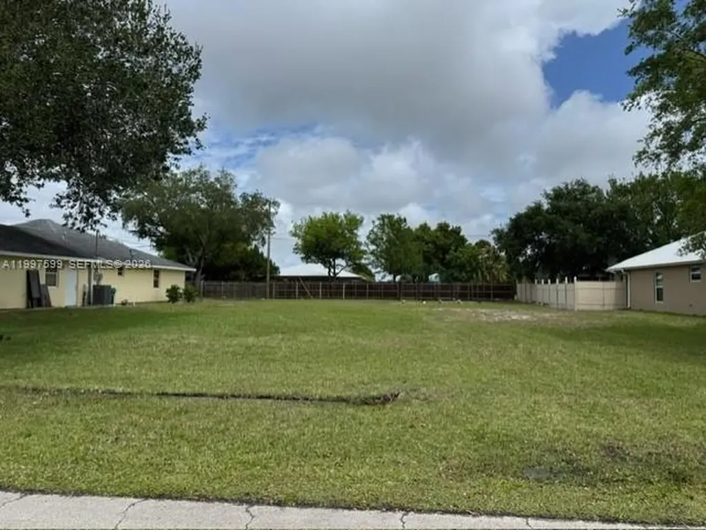 399 SW Ridgecrest Drive Port St. Lucie FL 34953