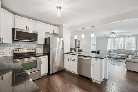 334 W Howry Avenue Other City - In The State Of Florida FL 32720