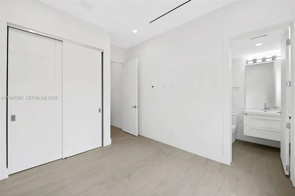 1615 NE 3rd Court Fort Lauderdale FL 33301