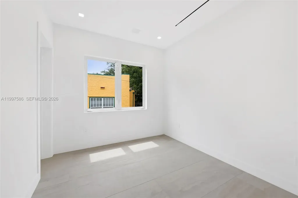 1615 NE 3rd Court Fort Lauderdale FL 33301