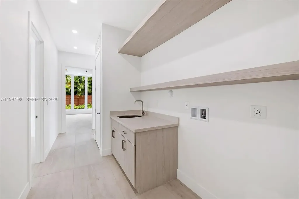 1615 NE 3rd Court Fort Lauderdale FL 33301