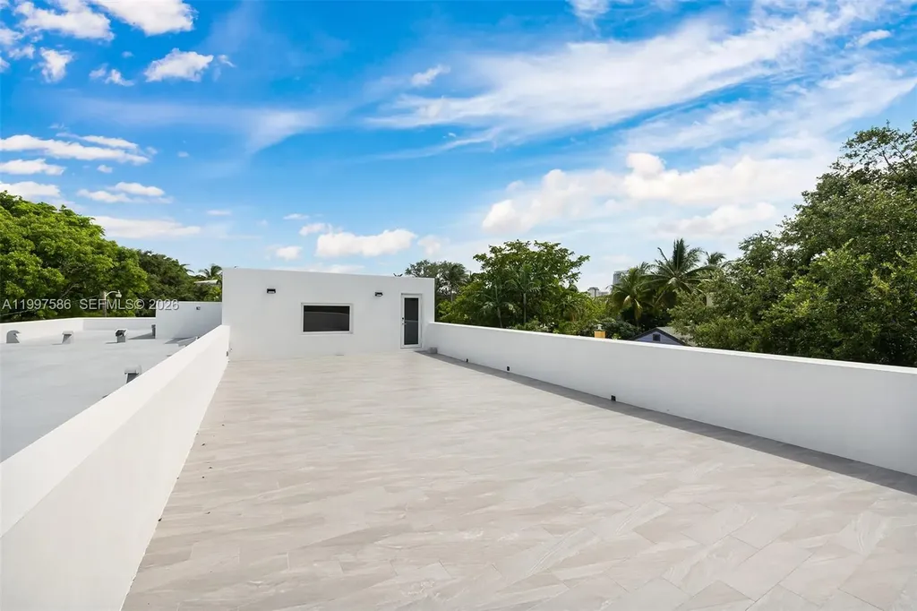 1615 NE 3rd Court Fort Lauderdale FL 33301