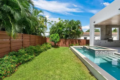 1615 NE 3rd Court Fort Lauderdale FL 33301