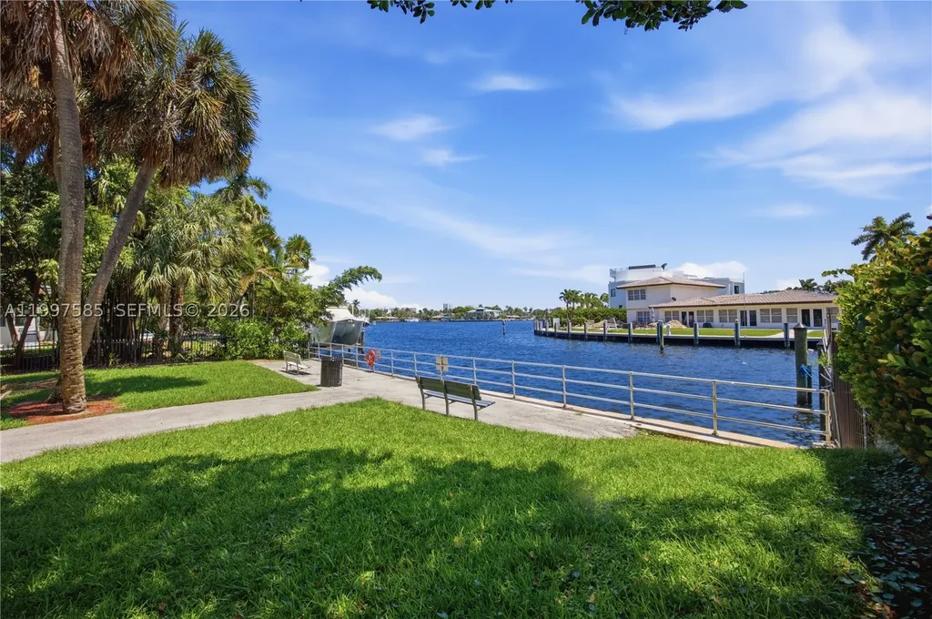 690 SE 23rd Avenue Pompano Beach FL 33062