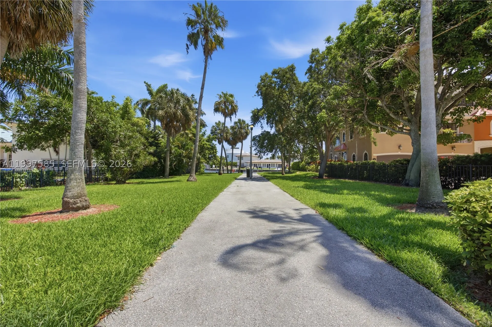 690 SE 23rd Avenue Pompano Beach FL 33062