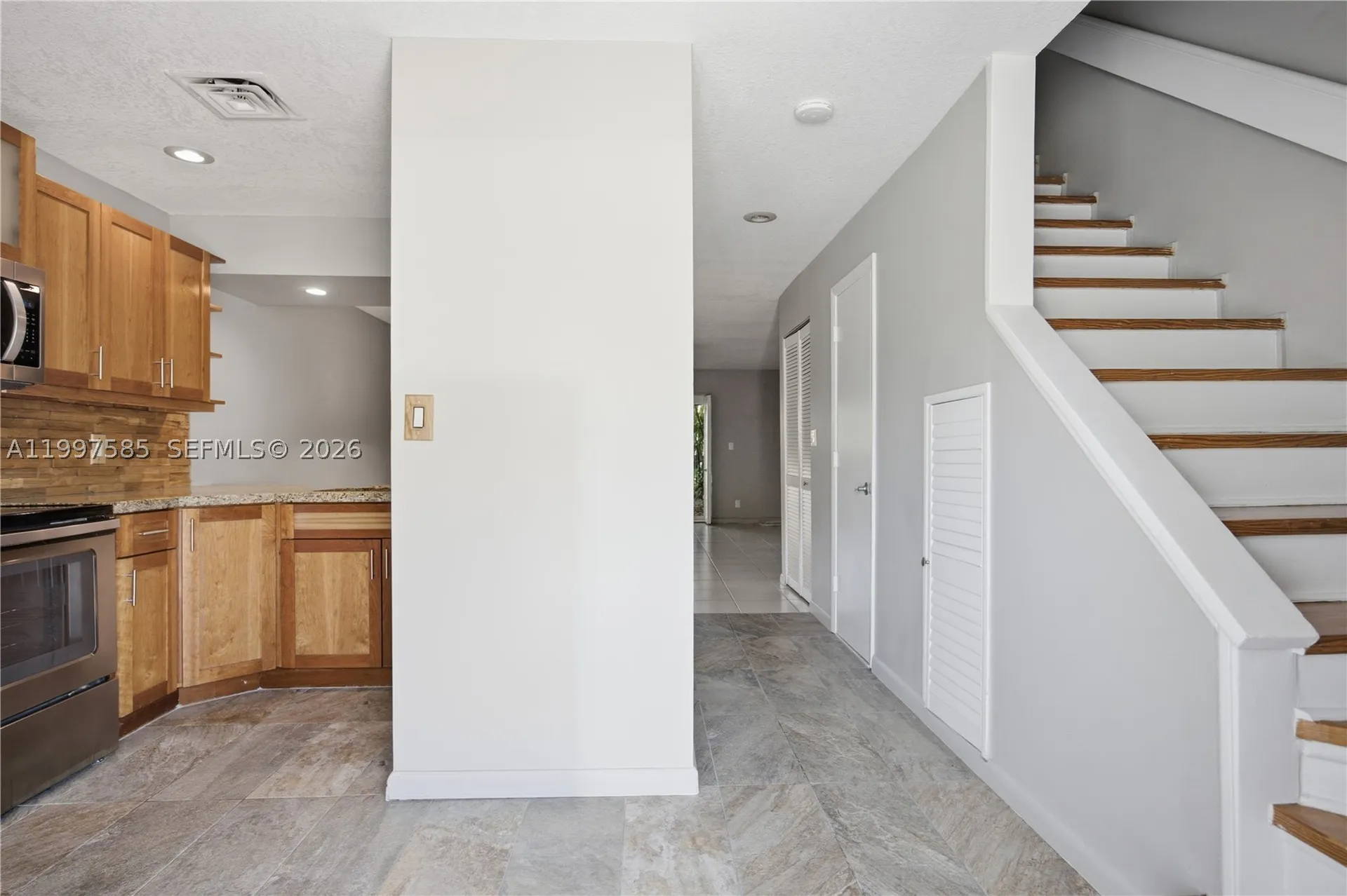 690 SE 23rd Avenue Pompano Beach FL 33062