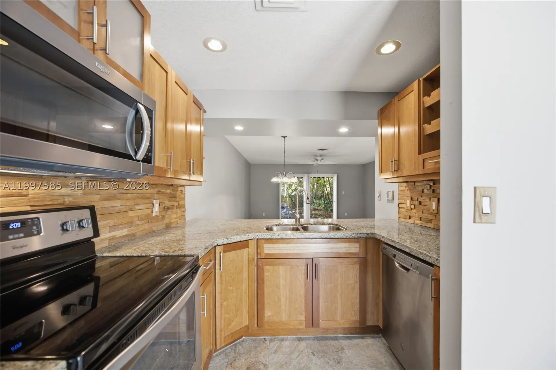 690 SE 23rd Avenue Pompano Beach FL 33062