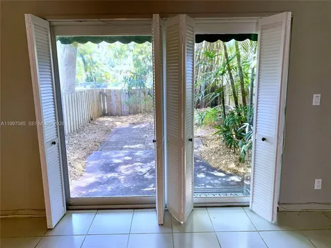 690 SE 23rd Avenue Pompano Beach FL 33062