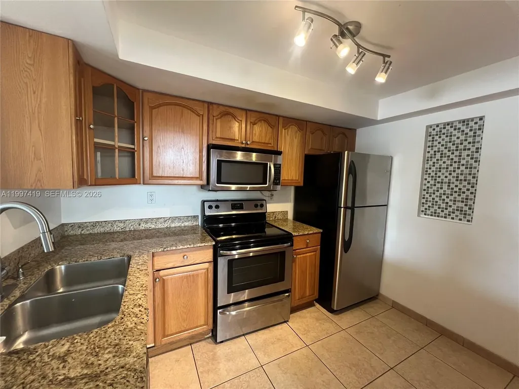 7125 Bay Drive Miami Beach FL 33141