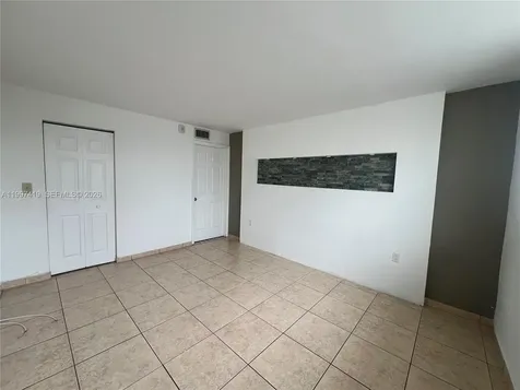 7125 Bay Drive Miami Beach FL 33141