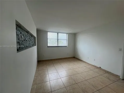 7125 Bay Drive Miami Beach FL 33141