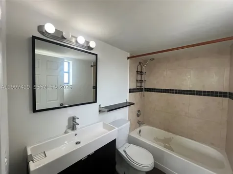 7125 Bay Drive Miami Beach FL 33141