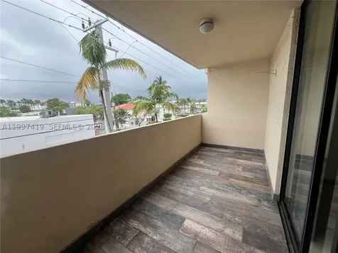 7125 Bay Drive Miami Beach FL 33141