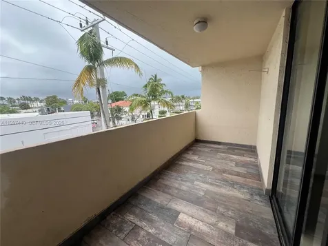 7125 Bay Drive Miami Beach FL 33141