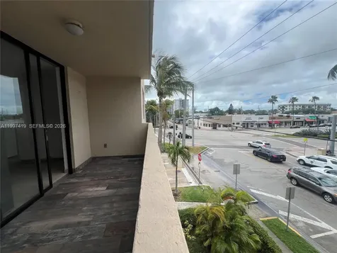 7125 Bay Drive Miami Beach FL 33141