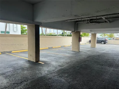 7125 Bay Drive Miami Beach FL 33141