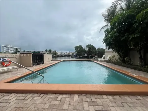 7125 Bay Drive Miami Beach FL 33141