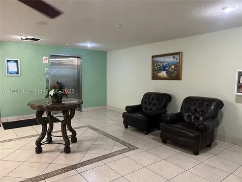 7125 Bay Drive Miami Beach FL 33141