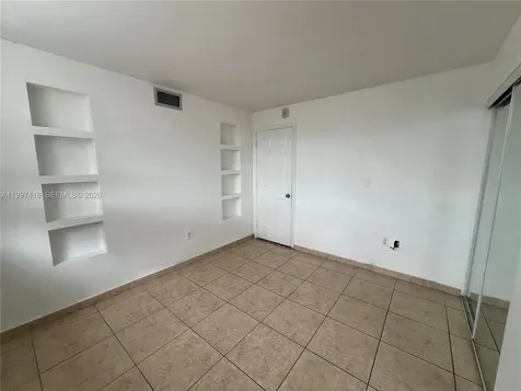 7125 Bay Drive Miami Beach FL 33141