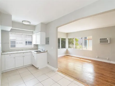 7635 Dickens Avenue Miami Beach FL 33141
