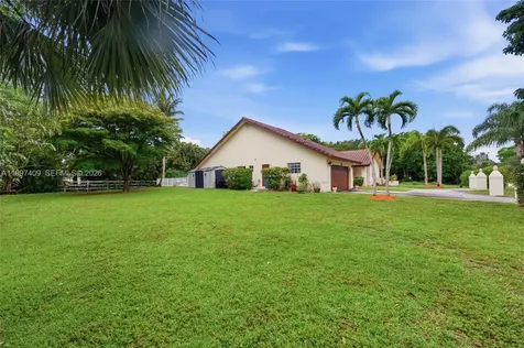 11400 NW 20th Court Plantation FL 33323
