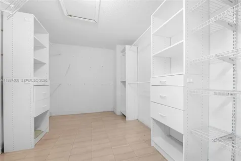 8724 NW 189th Terrace Hialeah FL 33018