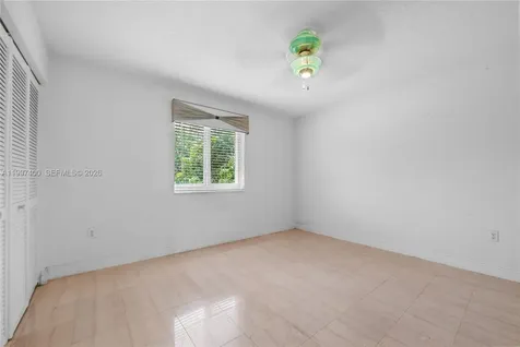 8724 NW 189th Terrace Hialeah FL 33018