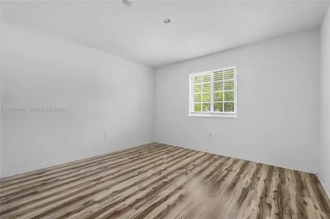 8724 NW 189th Terrace Hialeah FL 33018
