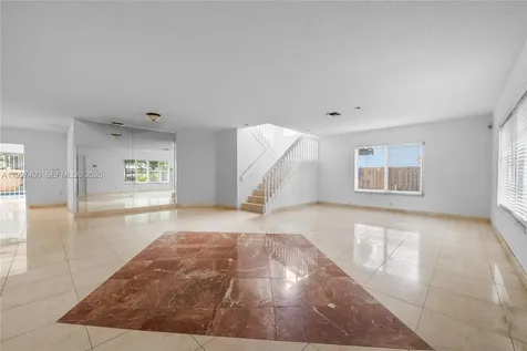 8724 NW 189th Terrace Hialeah FL 33018