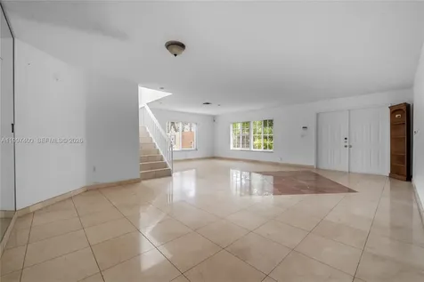 8724 NW 189th Terrace Hialeah FL 33018