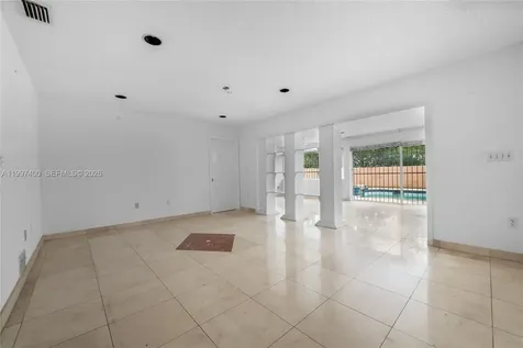 8724 NW 189th Terrace Hialeah FL 33018