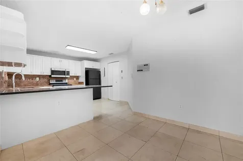 8724 NW 189th Terrace Hialeah FL 33018