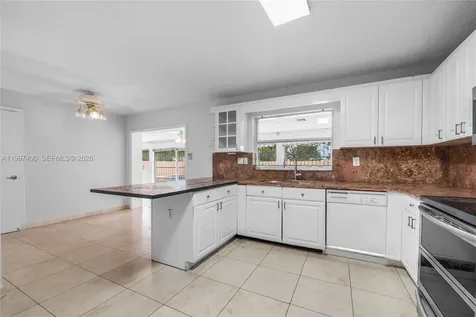 8724 NW 189th Terrace Hialeah FL 33018