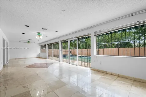 8724 NW 189th Terrace Hialeah FL 33018