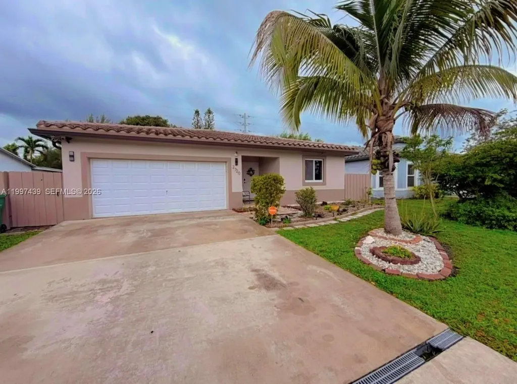 2720 NW 11th Street Fort Lauderdale FL 33311