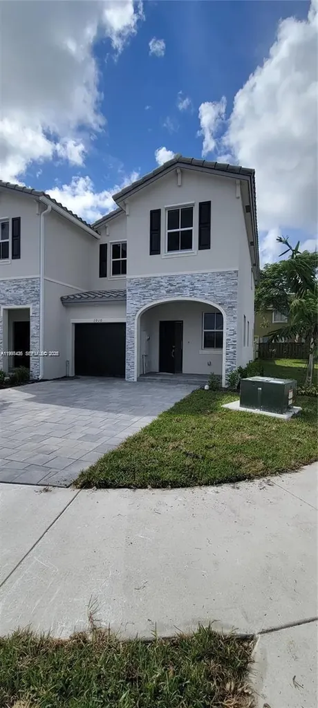 1010 SE 26th Terrace Homestead FL 33035
