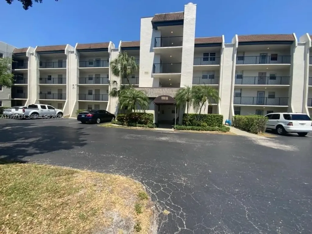 9311 Orange Grove Drive Davie FL 33324