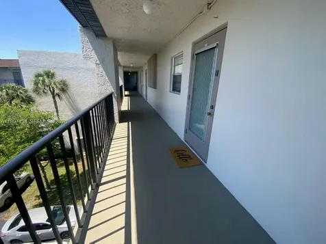 9311 Orange Grove Drive Davie FL 33324