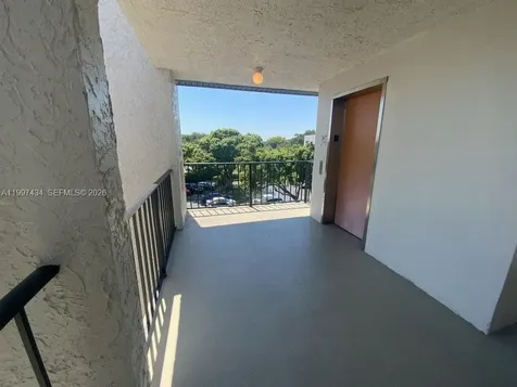 9311 Orange Grove Drive Davie FL 33324