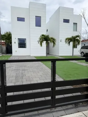 3645 SW 3 Street Miami FL 33135