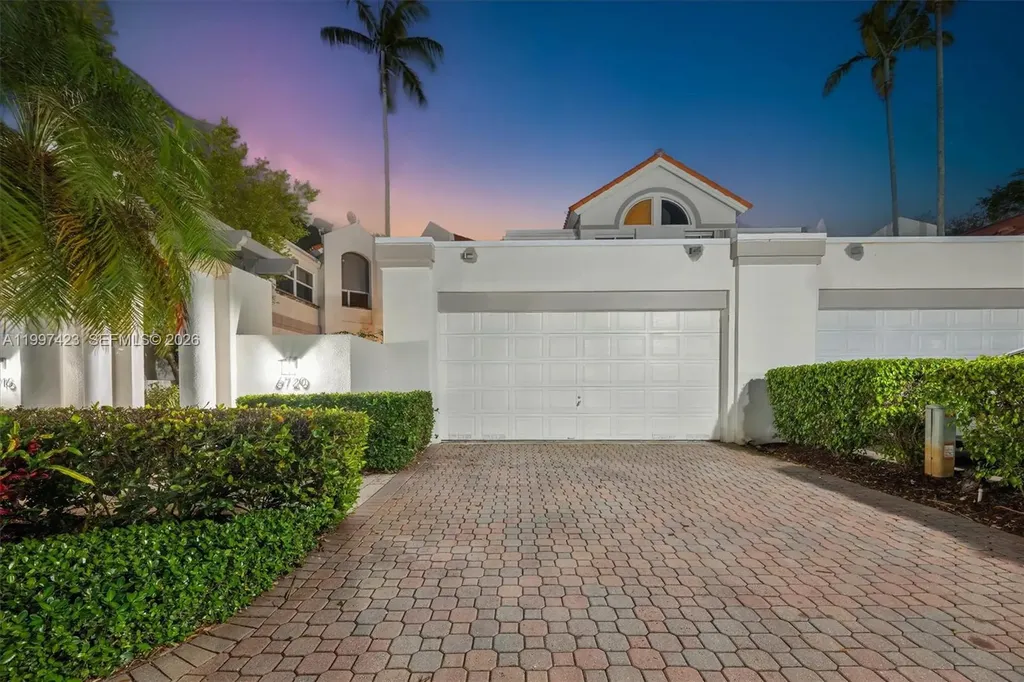 6720 SW 88th Terrace Pinecrest FL 33156