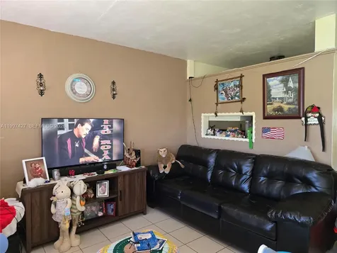 820 SW 11th Avenue Hallandale Beach FL 33009