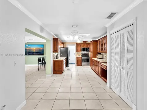 1900 NW 95th Avenue Pembroke Pines FL 33024
