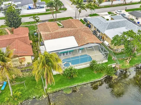 1900 NW 95th Avenue Pembroke Pines FL 33024