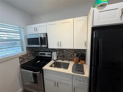2160 SW 17th Street Miami FL 33145