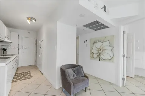 100 Lincoln Road Miami Beach FL 33139