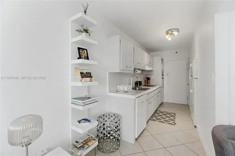 100 Lincoln Road Miami Beach FL 33139