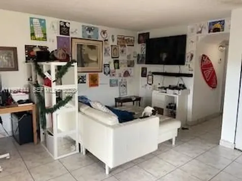 4167 SW 66th Way Davie FL 33314