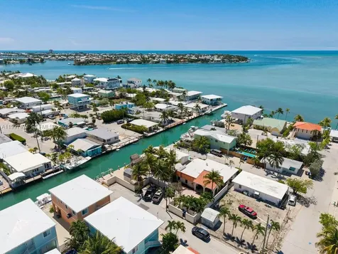 11284 3rd Avenue Ocean Marathon FL 33050