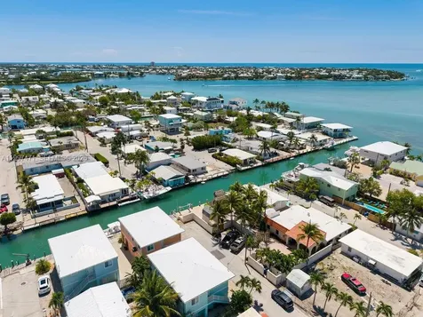 11284 3rd Avenue Ocean Marathon FL 33050